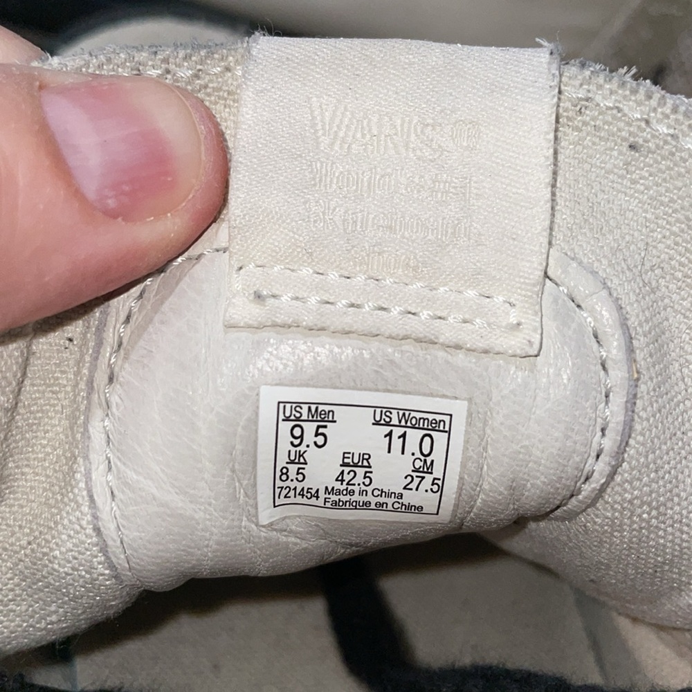 Vans Sk8-Mid in nylon and suede. Men's 9.5. Like new condition. Skate to create! - Picture 16 of 16